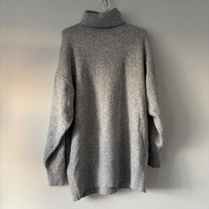 H&M light grey knit Turtleneck Sweater cozy warm fall winter oversized - size S
